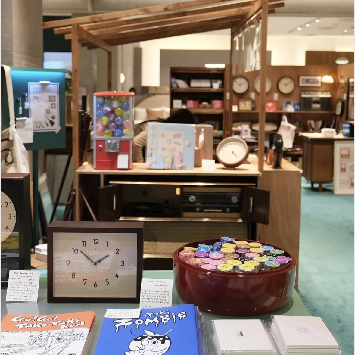 moromoro pop-up store