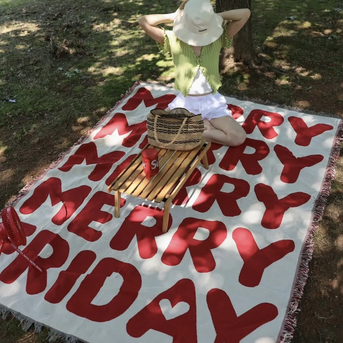 MERRY FRIDAY POPUP
